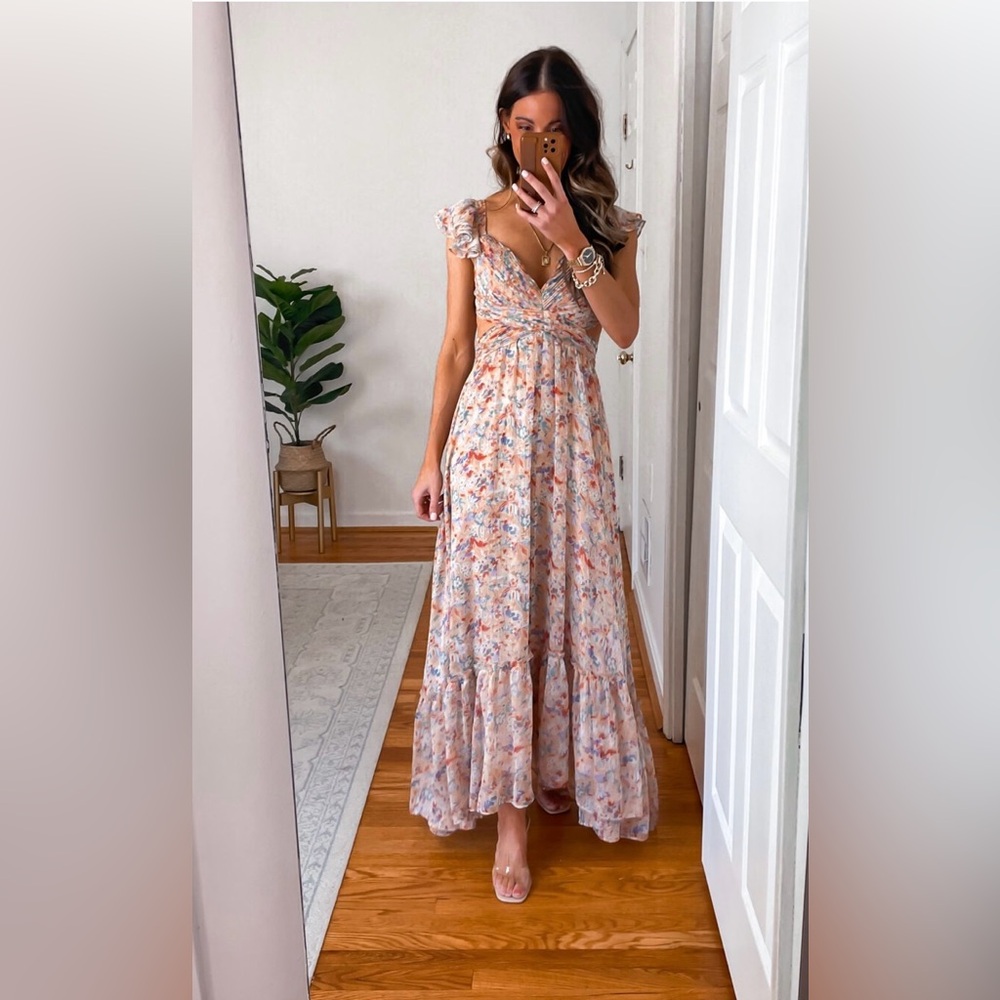 ASTR THE LABEL - Size L Primrose Floral Strappy
Back Maxi Dress